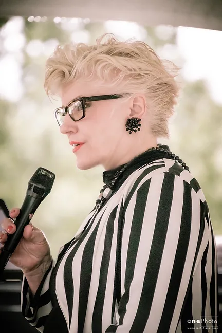 95f9cd_0bf9ea504f1f4298b83ed165f3e66eab_mv2_d_1200_1800_s_2