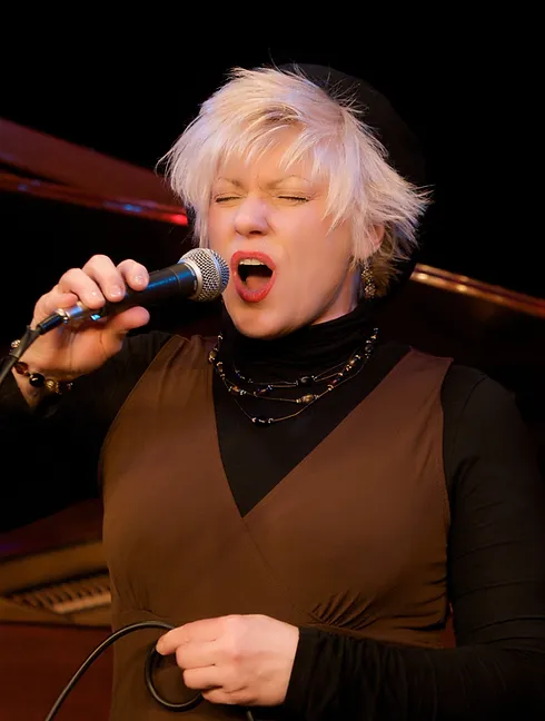 95f9cd_665d70e2c9e74f7f91e505e71b5f503c_mv2_d_1746_2310_s_2