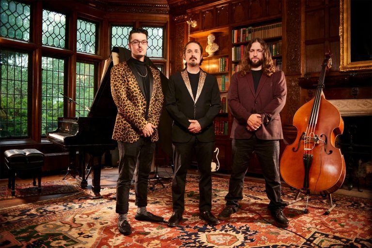 Pickle+Mafia_Mansion+picture